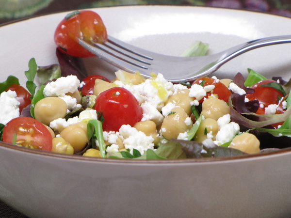 Chickpea Salad with Feta Cheese